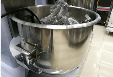 China Food Processing Equipments Eggbeater And Dough Mixer Frequency Conversion Speed 20L Max.Kneading 6KG factory 	 Foo