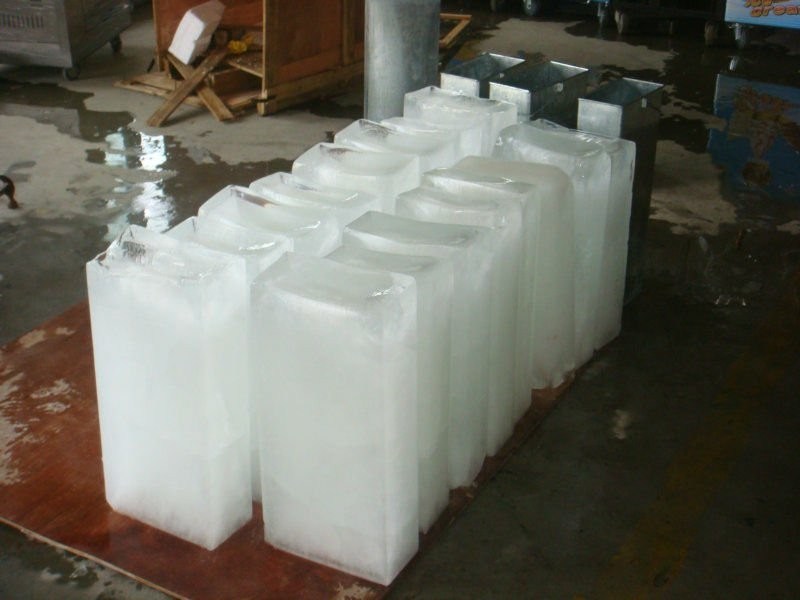 Low Noise 1.00mm ice Block Commercial Refrigerator Freezer 6720kg / 24hours