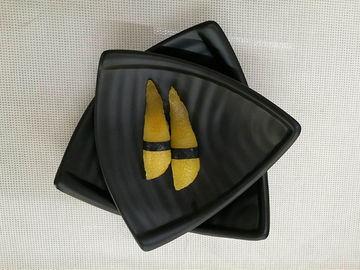 Imitation Porcelain Dinnerware Sets Black Color Triangle-Shape Length 20cm Weight 344g