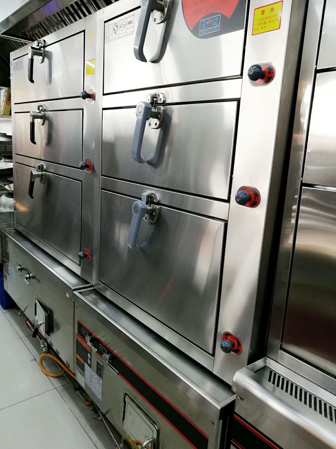 Seafood Commercial Electric Steamer with 3 Independent Compartment 550w